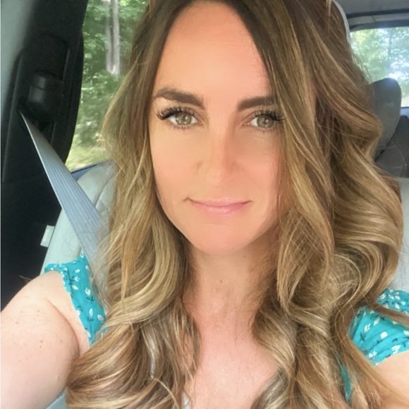 Boho Fit Momma Owner North Shore Adventure Fitness - Picture 1 of 3